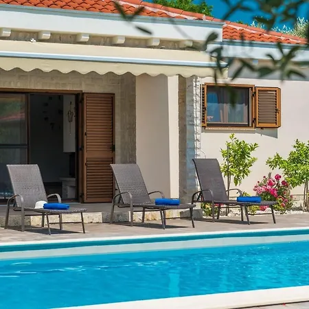 Steinvilla Mit Beheiztem Pool In Wunderschoener Natur * Privlaka (Zadar)