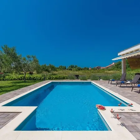 Steinvilla Mit Beheiztem Pool In Wunderschoener Natur Casa vacanze *