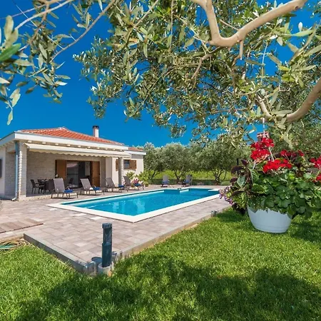 Сasa de vacaciones Steinvilla Mit Beheiztem Pool In Wunderschoener Natur *